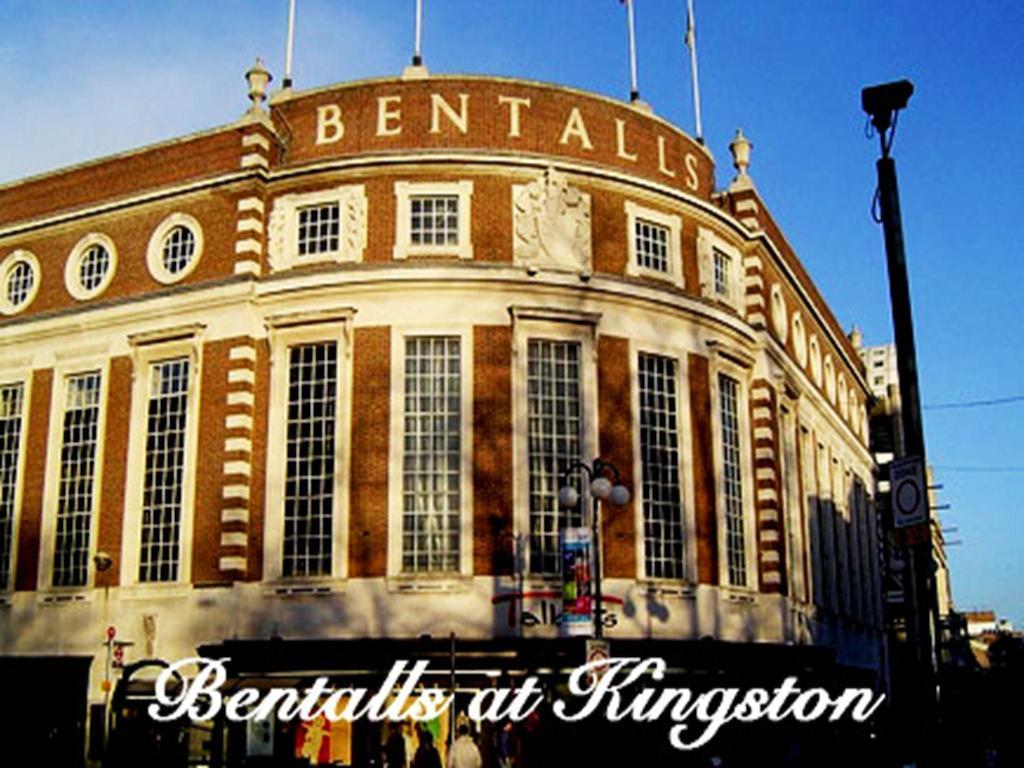 Broadway Lodge Bed And Breakfast Surbiton Экстерьер фото