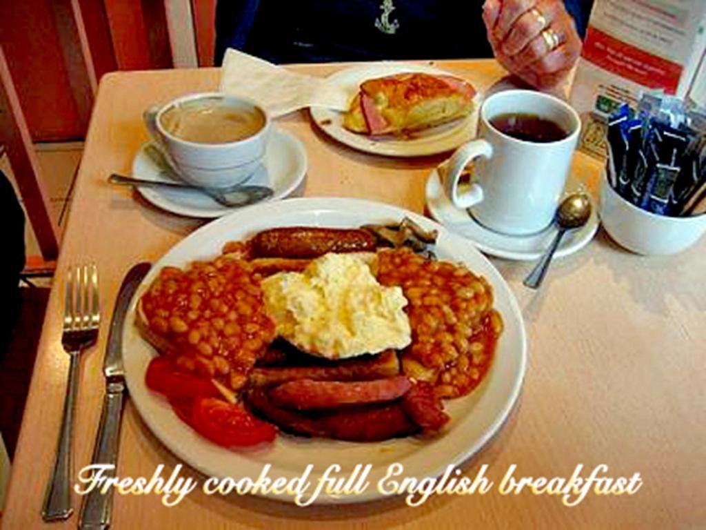 Broadway Lodge Bed And Breakfast Surbiton Экстерьер фото