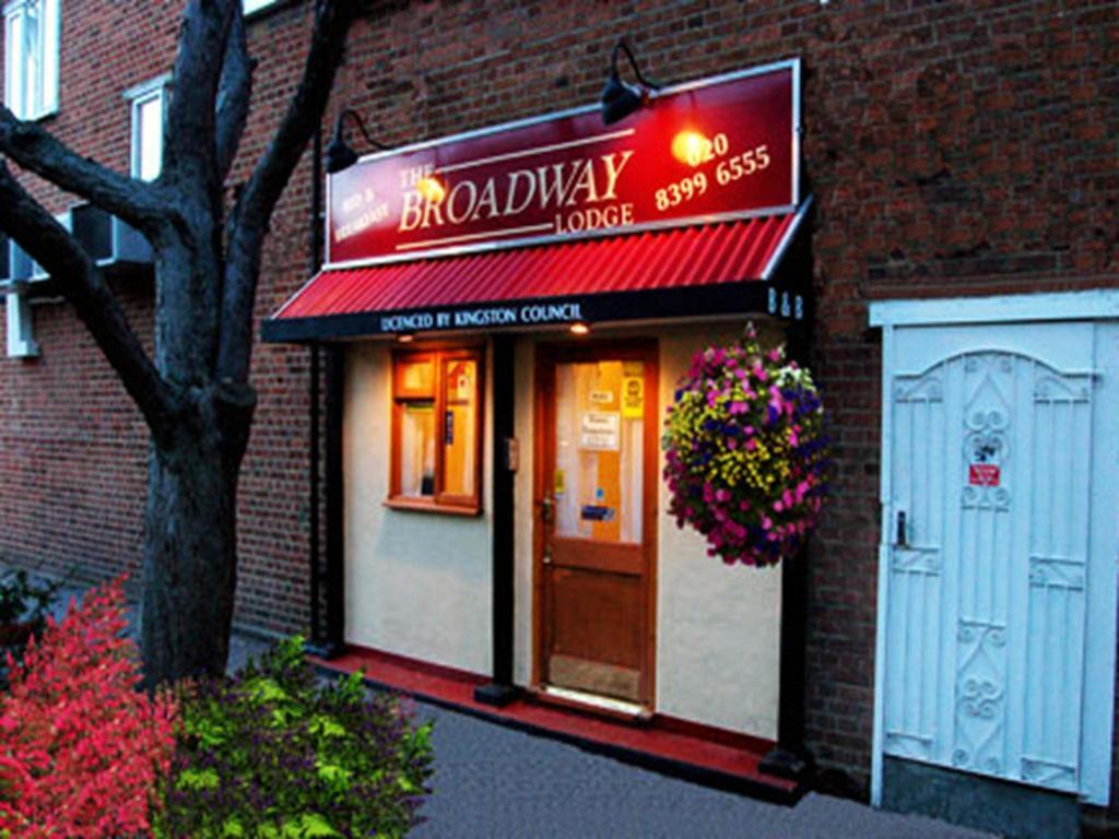 Broadway Lodge Bed And Breakfast Surbiton Экстерьер фото